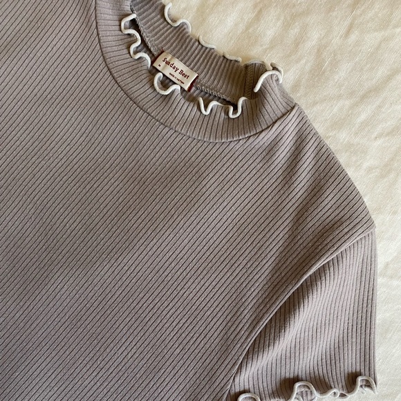 Sunday Best crowne t-shirt in ashen/white- sold out online - Picture 3 of 6